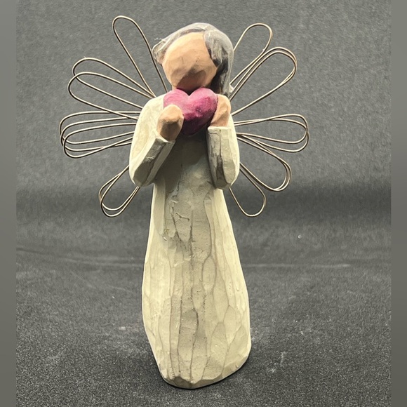 Willow Tree Angel of the Heart Figurine (Retired) - Picture 1 of 3